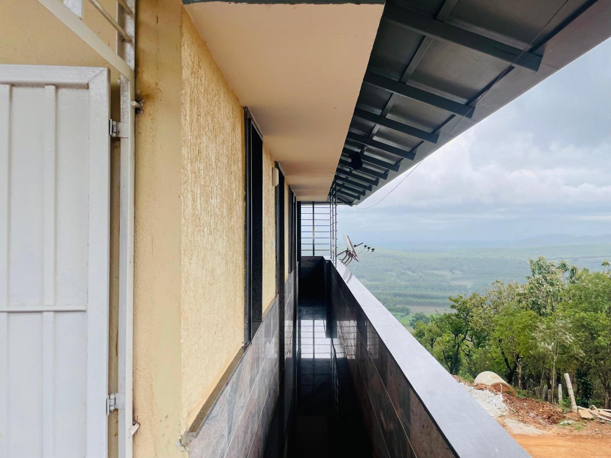 Rashi Z View Estate Stay Tarikere Exterior foto